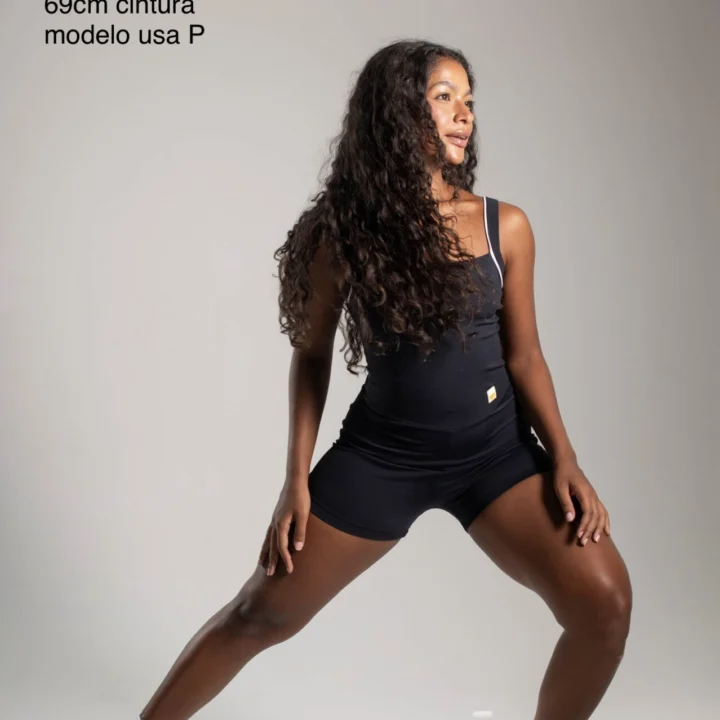 Alternative view of Macaquinho Line Preto