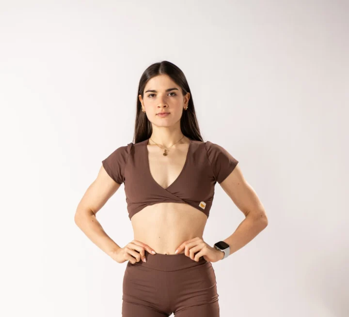 Top Camiseta Decote Marrom