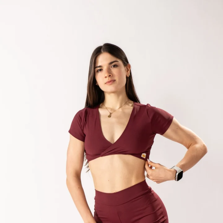 Top Camiseta Decote Vermelho Rubro