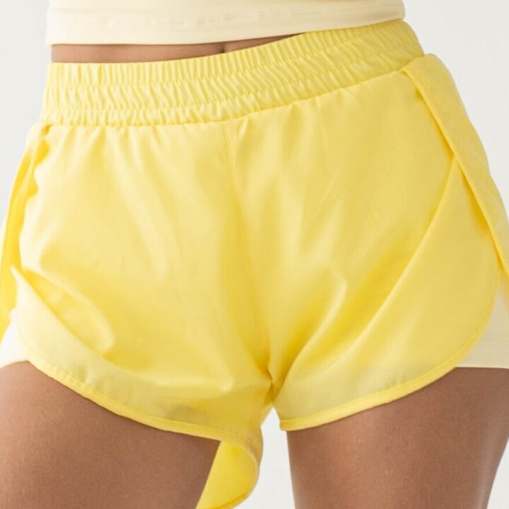 Short Wide Amarelo Manteiga