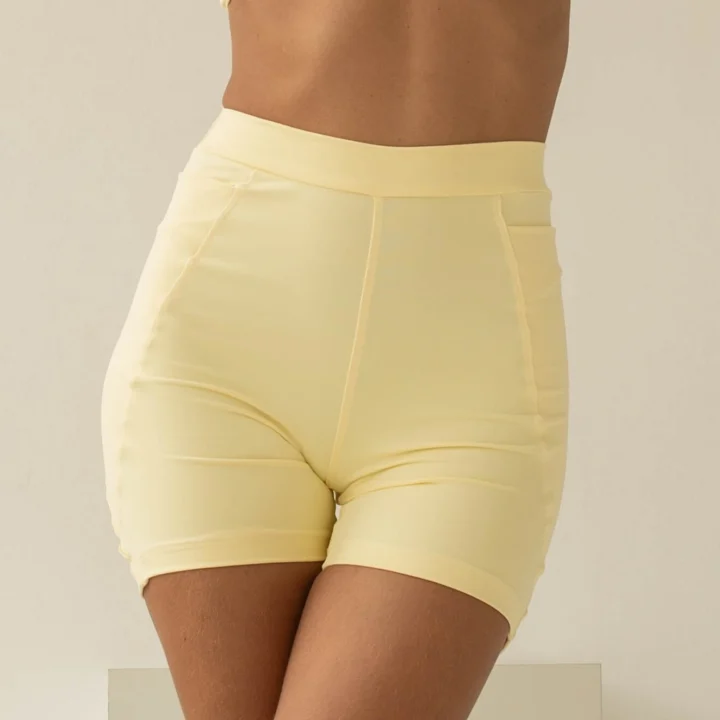 Short Curve Amarelo Manteiga