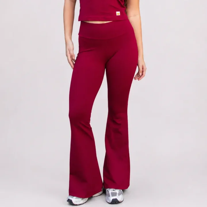 Calça Flare Vinho